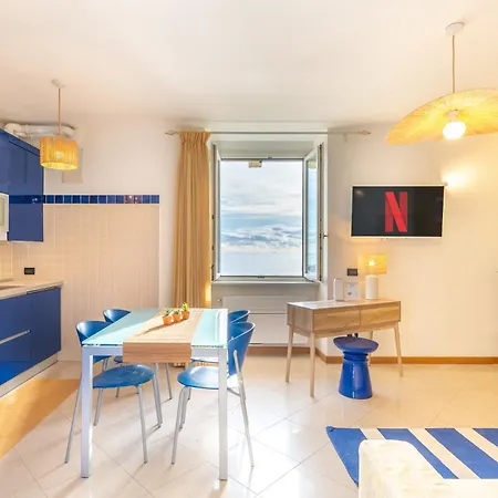 Indaco Sul Mare Fronte Mare/ Passeggiata Apartman *