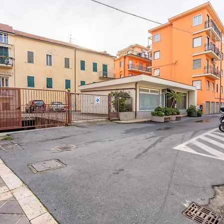 Indaco Sul Mare Fronte Mare/ Passeggiata دْيانو مارينا